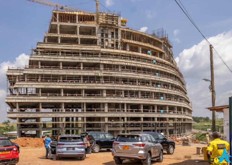 Le Conseil d’administration visite le chantier de construction de l’immeuble siège de la CCAA  